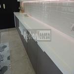 Cozinha em quartzo branco